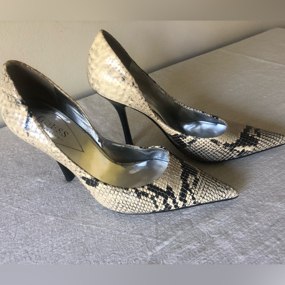 Guess snake skin heels size 6 1/2